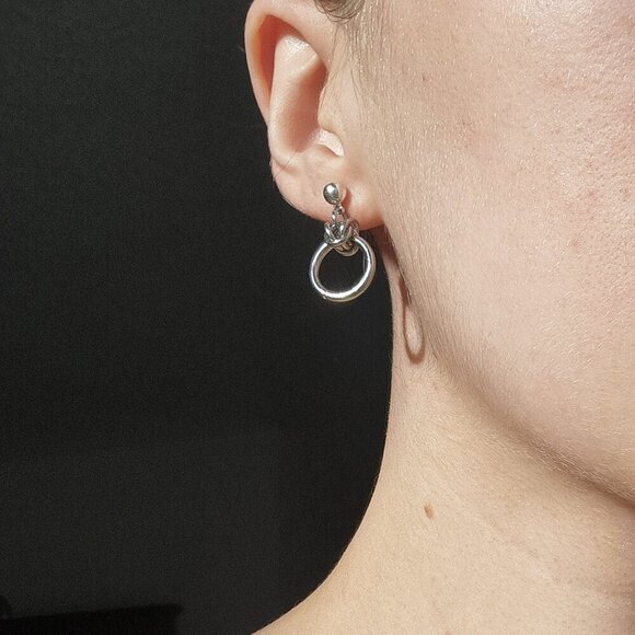 Gothic medieval style chain mail silver circle hoop earrings - Picture 8 of 8